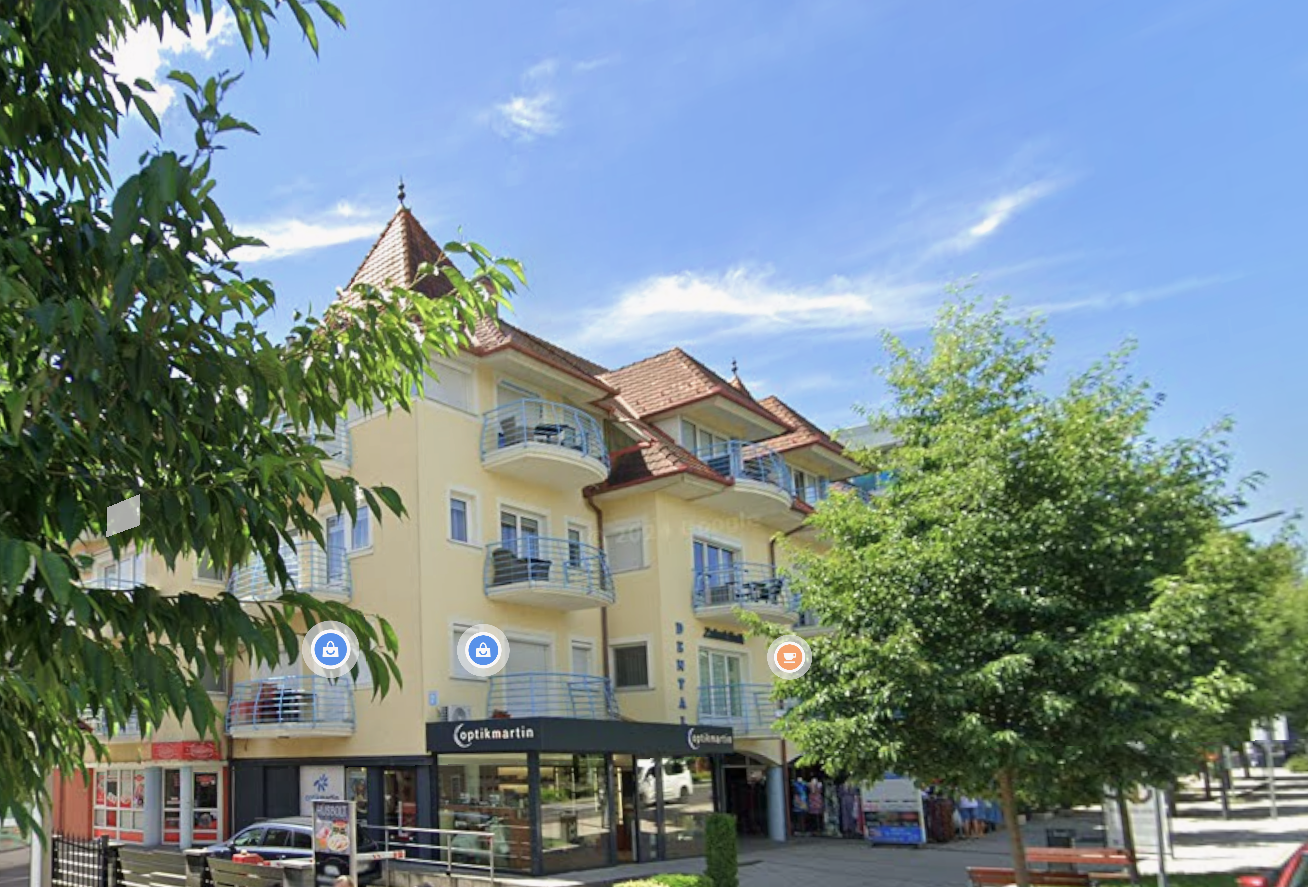 Büro Héviz oberhalb vom Cáfe Machiatto erster Stock