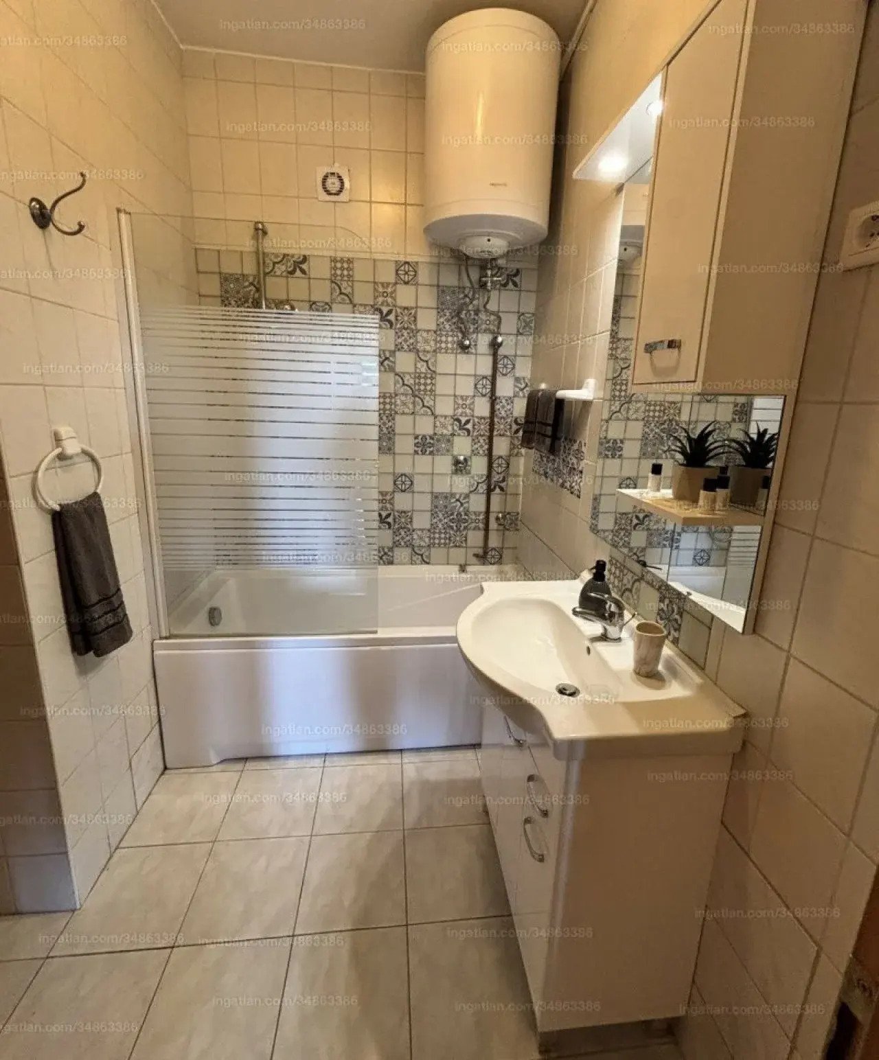 (AAA) Schöne, möblierte Erdgeschoss-Wohnung in Keszthely zu mieten (AAA-KK1016-M) (KK1016-M)