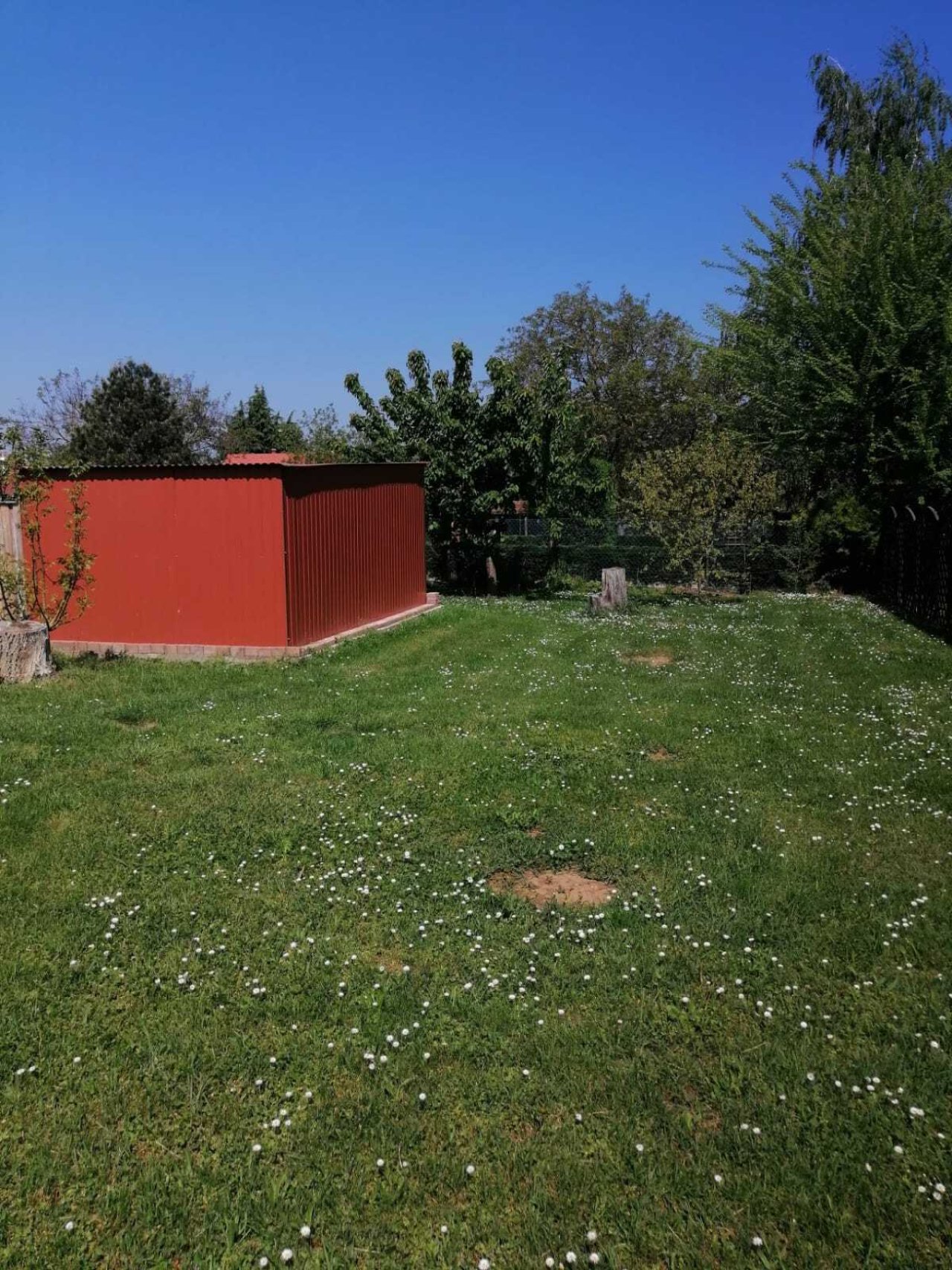 (A-B) Interessantes Baugrundstück in Seenähe &amp; bereits mit Pool, schön eingewachsen (FAR2124)
