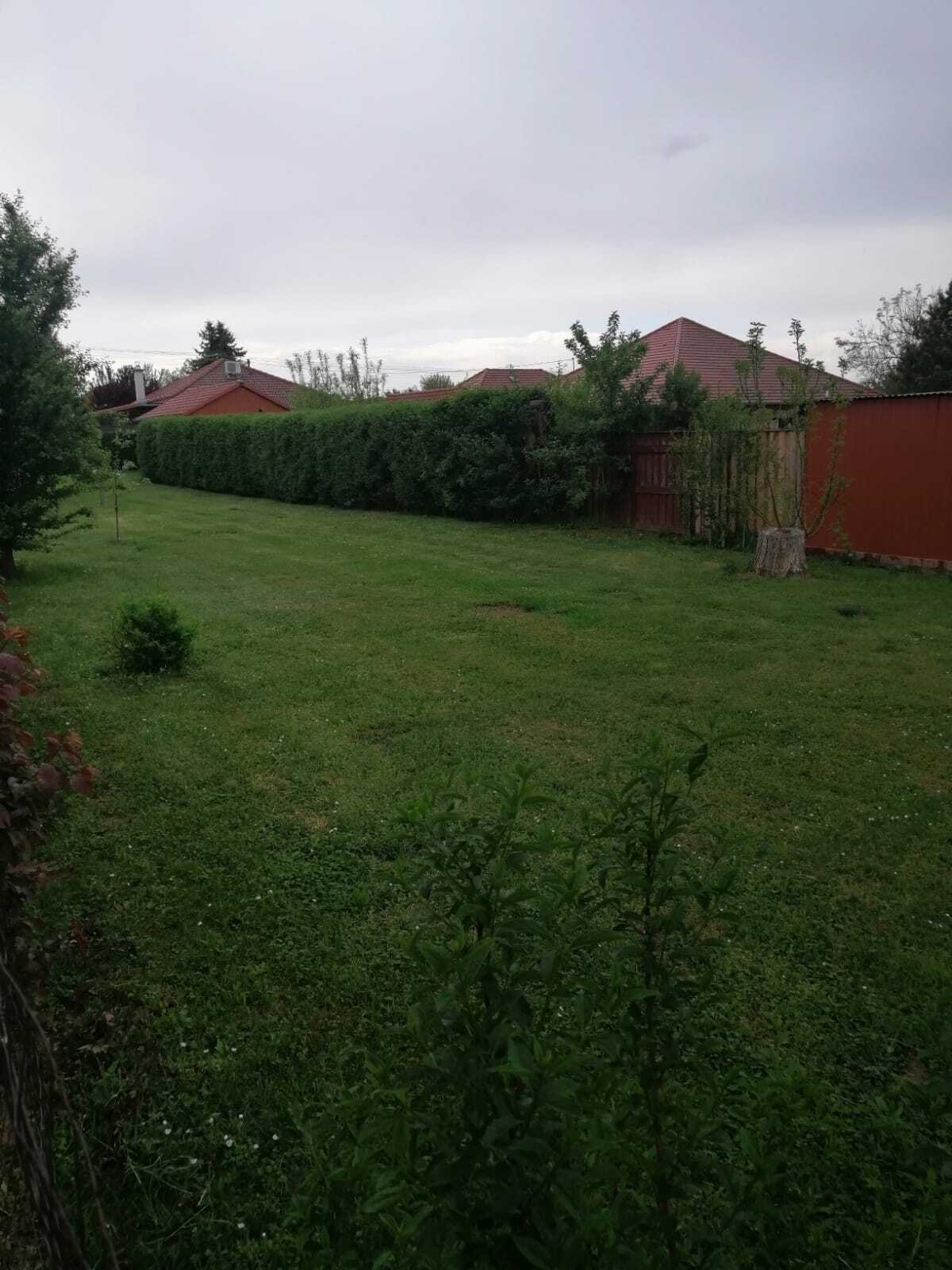 (A-B) Interessantes Baugrundstück in Seenähe & bereits mit Pool, schön eingewachsen (FAR2124)