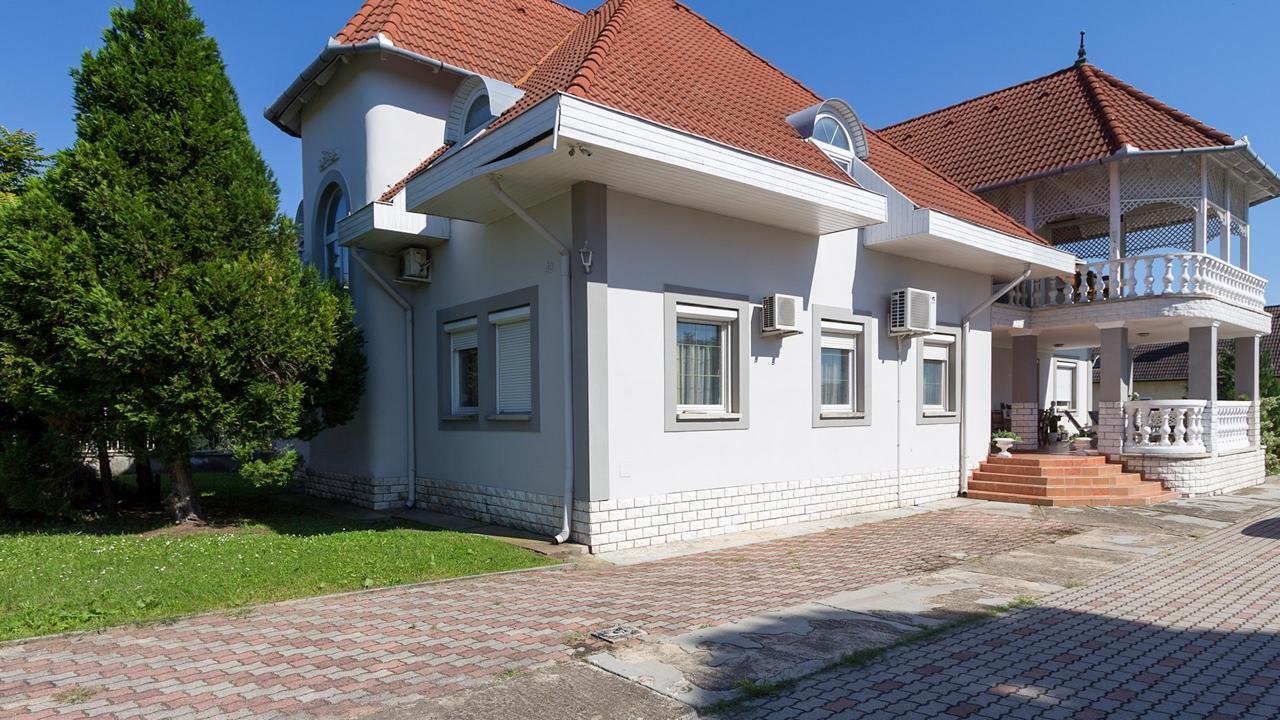 (AAA) Spektakuläre Villa für den individuellen Geschmack! (33610)