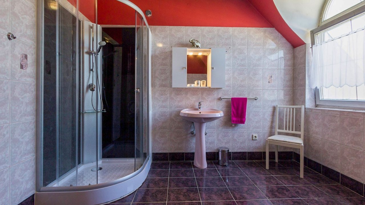 (AAA) Spektakuläre Villa für den individuellen Geschmack! (33610)