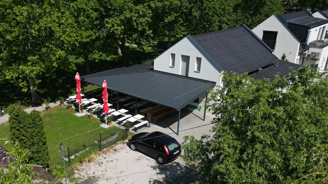 (AAA) Restaurant am Balaton mit Blick auf den See