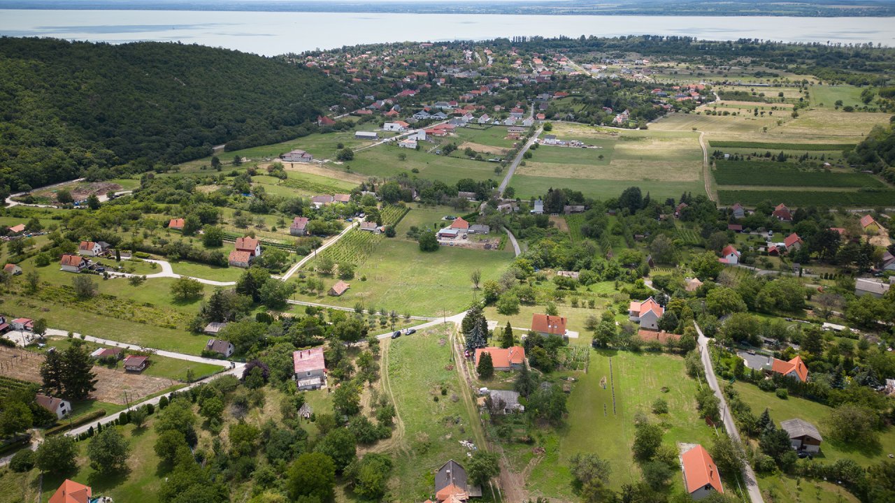 (ACA) großes Grundstück mit Abruchhaus nahe dem Plattensee (77457-2)