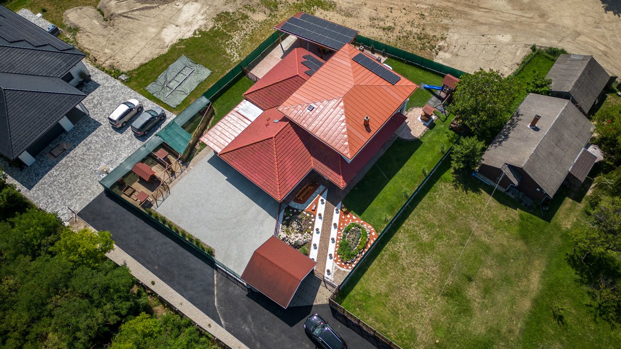 (AAA) geräumiges Wohnhaus mit Blick auf den Plattensee