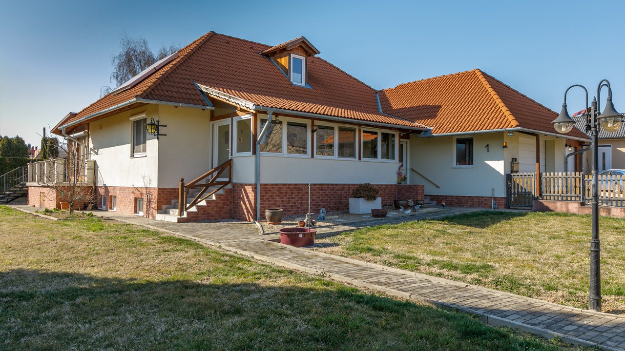 AAA: renoviertes Einfamilienhaus in Top Lage