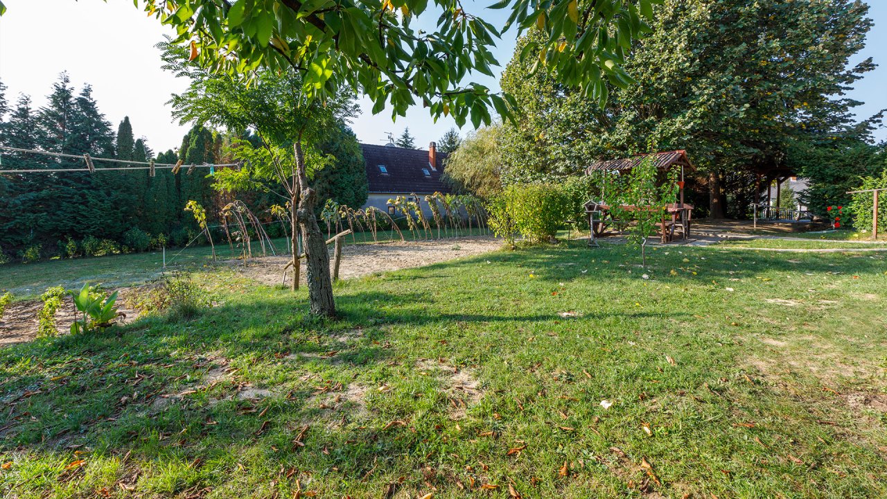 (AAB) Familienhaus mit großem Grundstück in guter Lage bei Héviz (BAC) (33377-3)