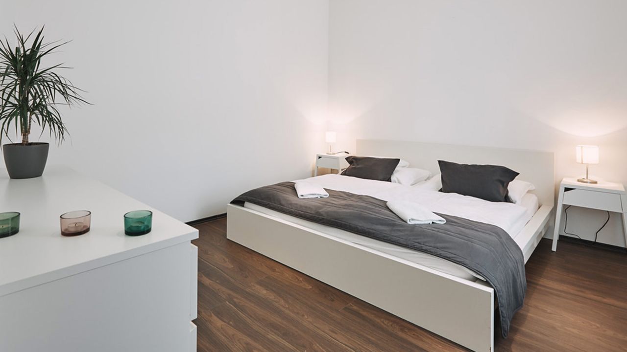 (AAA) Neuwertiges Mehrfamilienhaus mit 5 Eigentumswohnungen (66127)