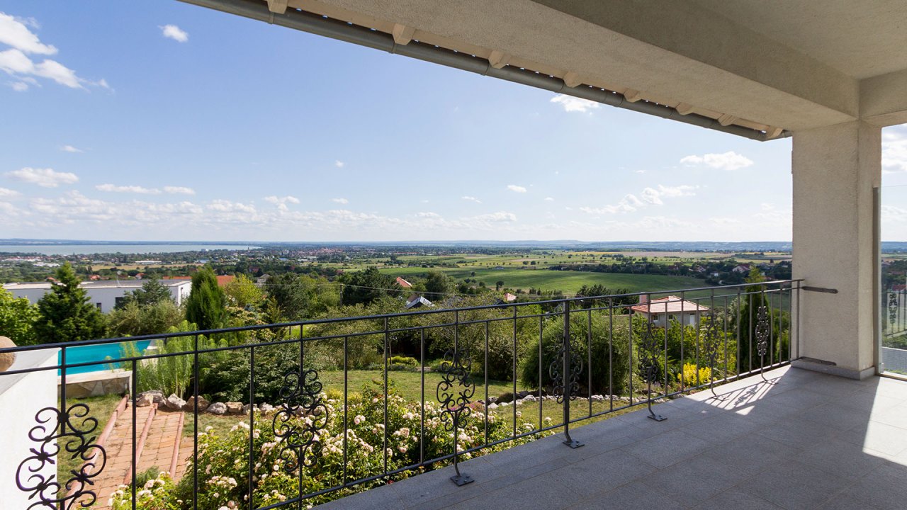 (AAAB) Luxeriöses Anwesen mit Balaton-Panoramablick und großem Pool (33597)