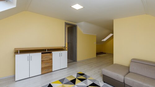 (BAA) Großes Einfamilienhaus mit großem Grundstück und toller Aussicht (33372)