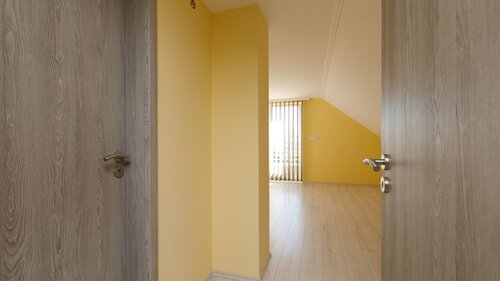 (BAA) Großes Einfamilienhaus mit großem Grundstück und toller Aussicht (33372)