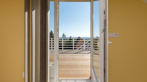 (BAA) Großes Einfamilienhaus mit großem Grundstück und toller Aussicht (33372)