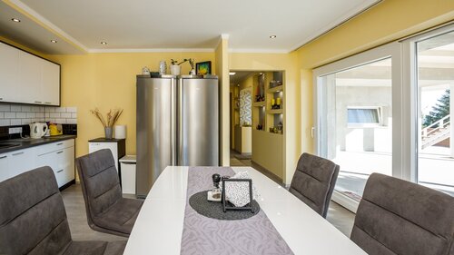 (BAA) Großes Einfamilienhaus mit großem Grundstück und toller Aussicht (33372)