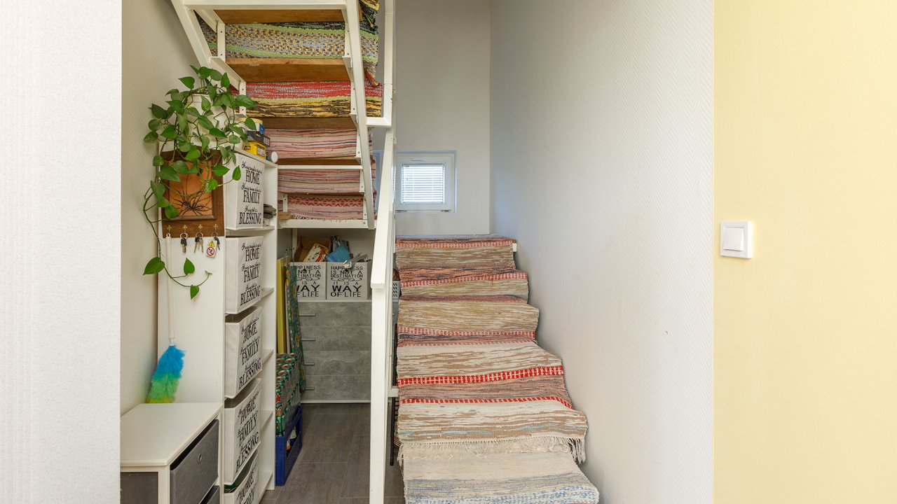 (BAA) Großes Einfamilienhaus mit großem Grundstück und toller Aussicht (33372)