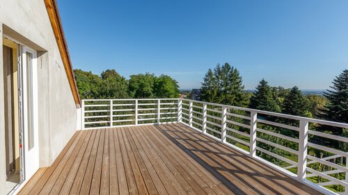 (BAA) Großes Einfamilienhaus mit großem Grundstück und toller Aussicht (33372)