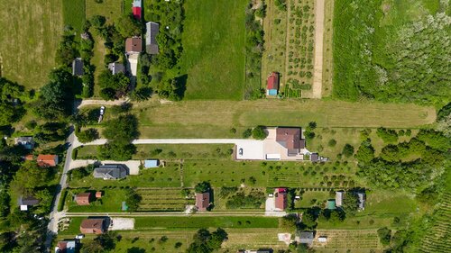 (BAA) Großes Einfamilienhaus mit großem Grundstück und toller Aussicht (33372)