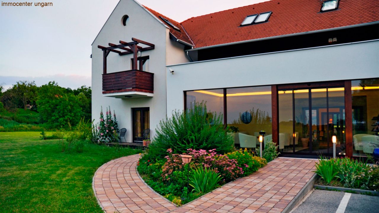 Seminarhotel mit eigenem See in Ungarn (ABA) (4017/3)