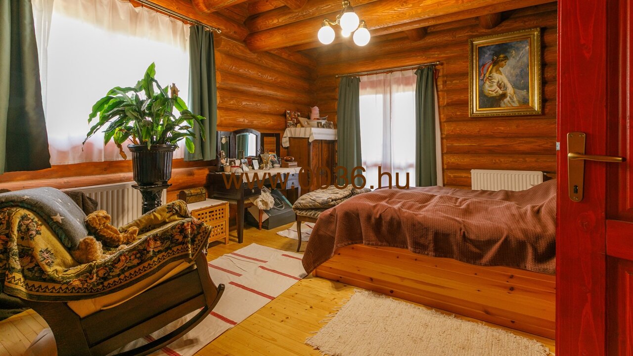 (AAAB) Original siebenbürgisches Blockhaus als echte Kuriosität (33563) — Immocenter-Hungría-Casa-Compra-33563-Habitaciones-1