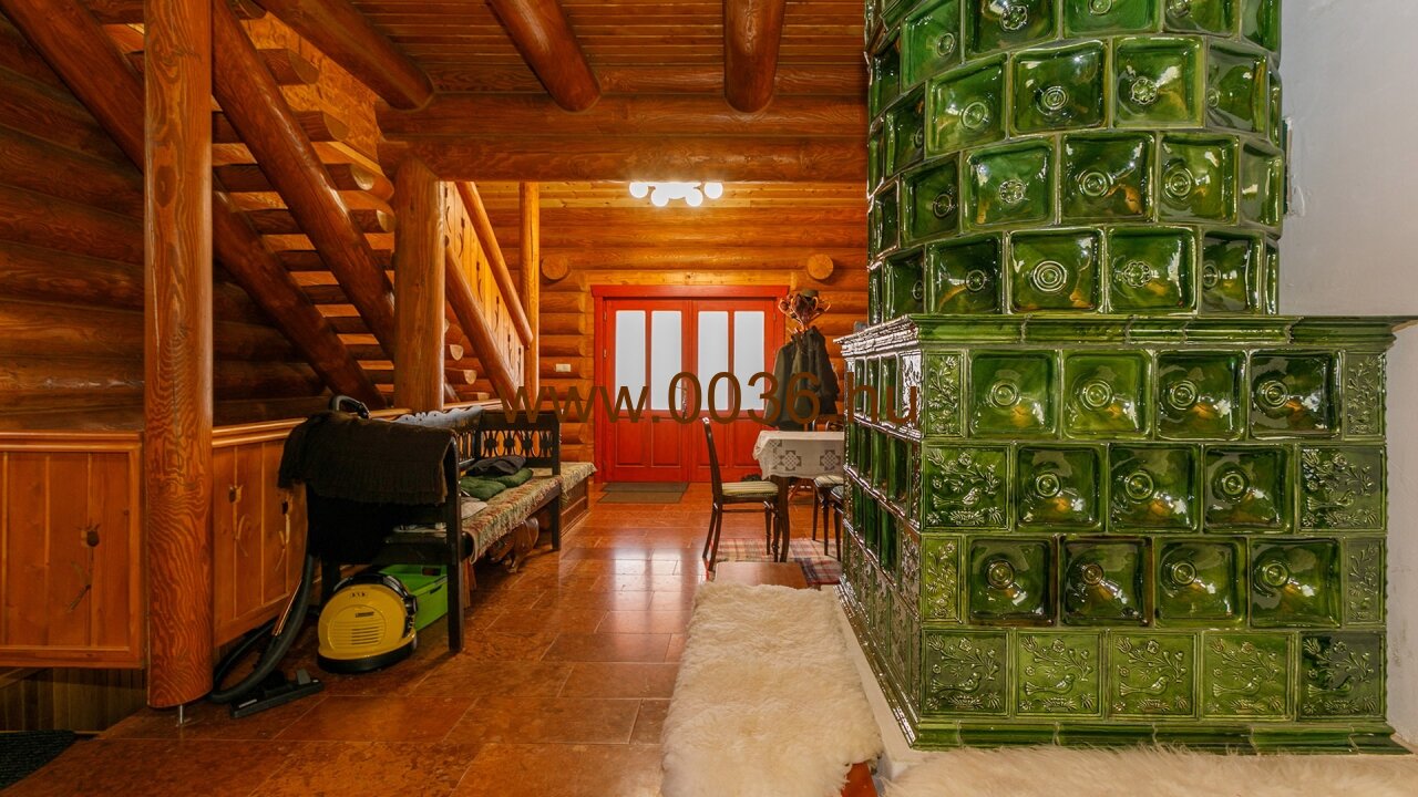(AAAB) Original siebenbürgisches Blockhaus als echte Kuriosität (33563) — Immocenter-Hungría-Casa-Compra-33563-Salón-6