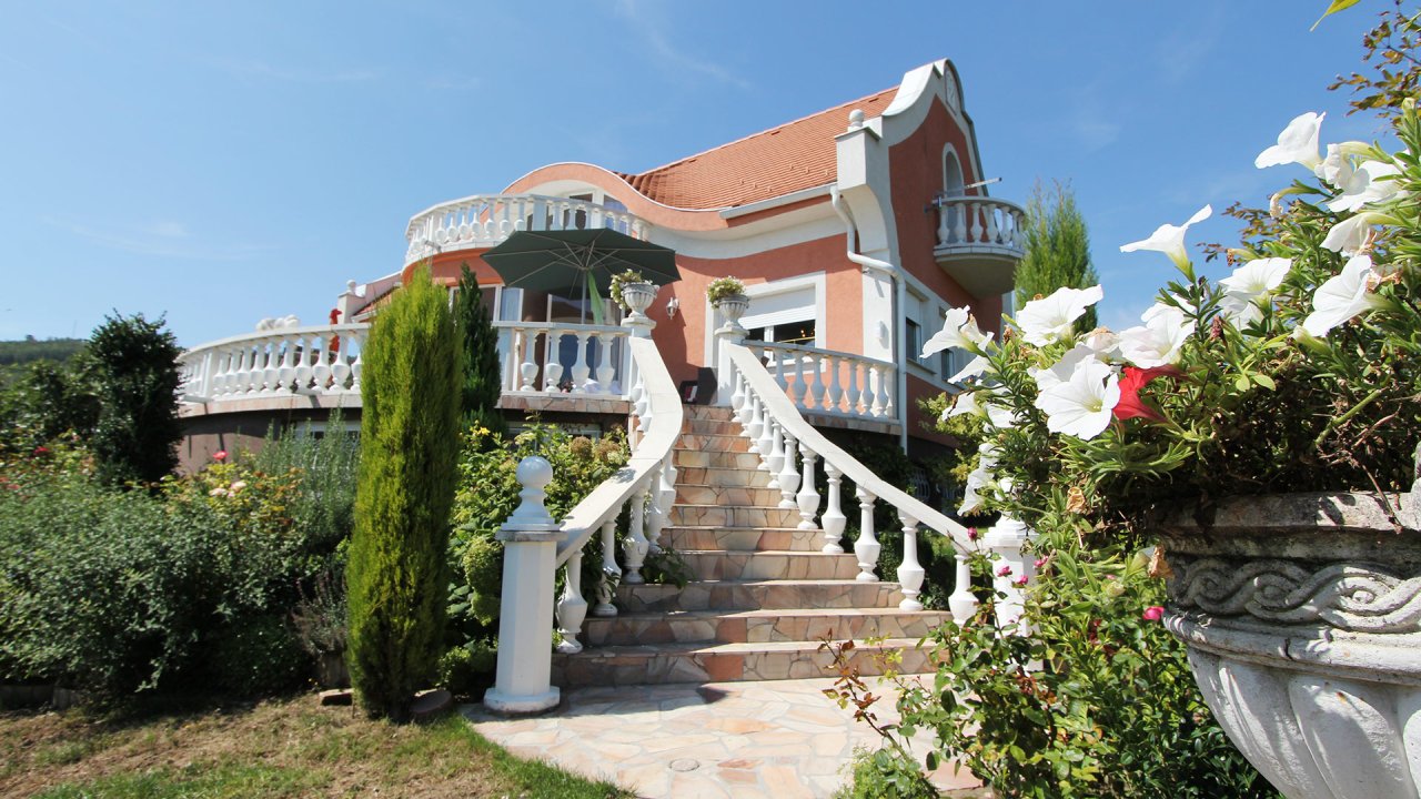 (AAAB) Gemütliche Villa in Ungarn kaufen mit Blick auf den Plattensee