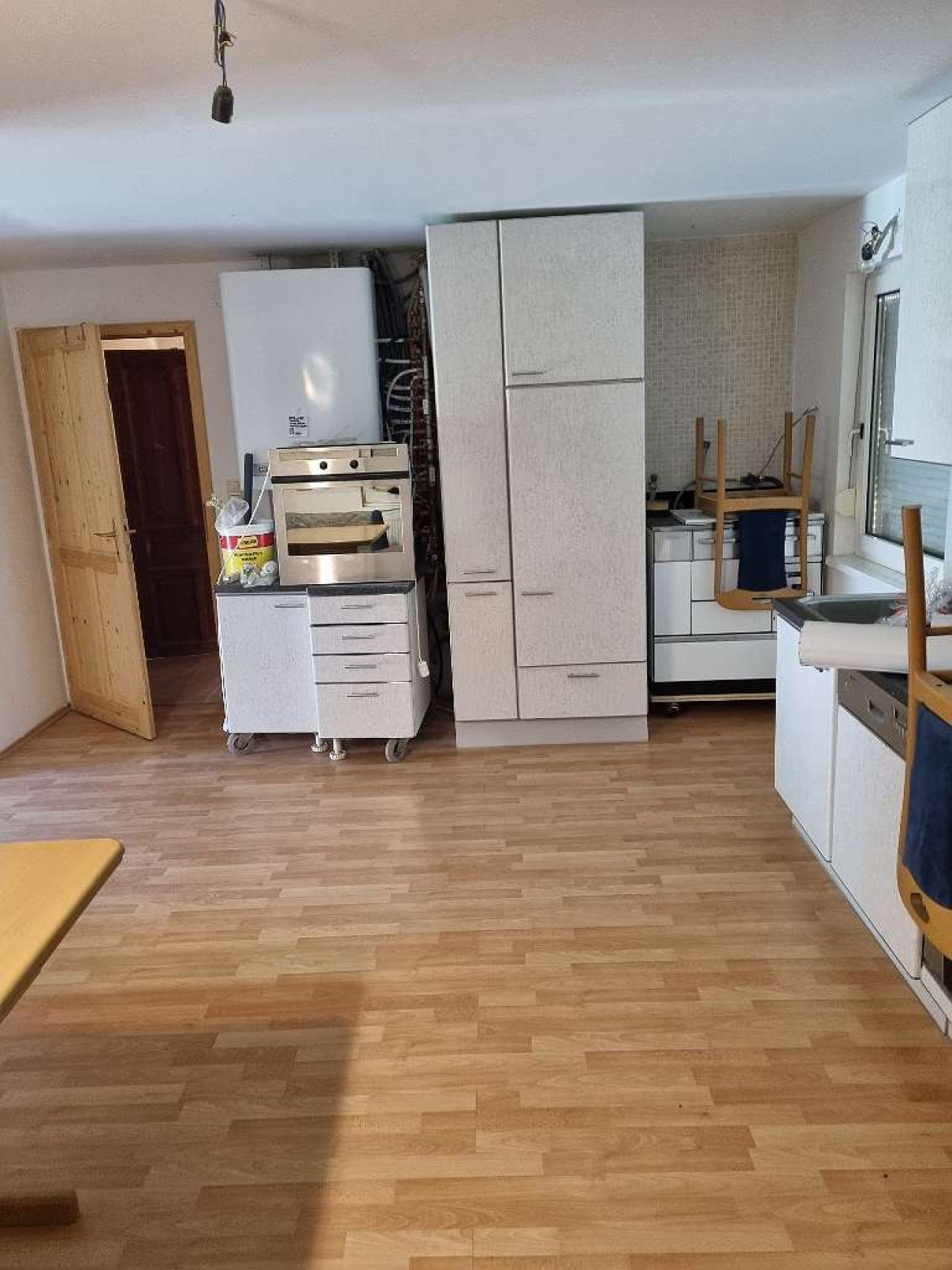 2 Einfamilienhäuser mit großem Grundstück und Badeteich (WH3775) — -
