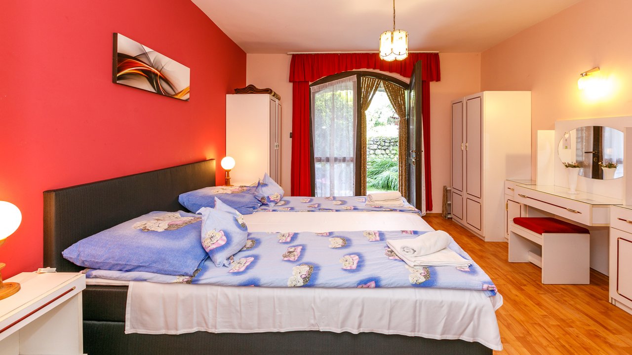 (ABB) Hotel-Pension am Balaton Nordufer in guter zentraler Lage (66155) — Apartment