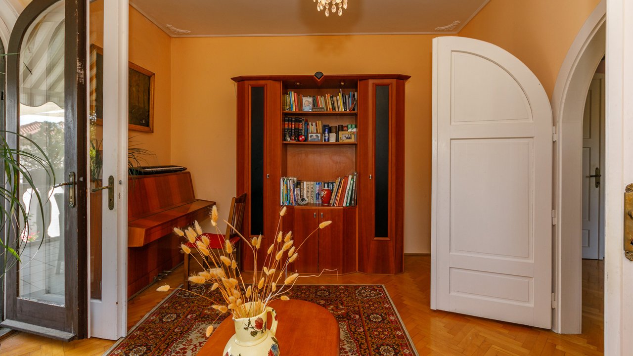 (ABB) Hotel-Pension am Balaton Nordufer in guter zentraler Lage (66155) — Privatwohnung