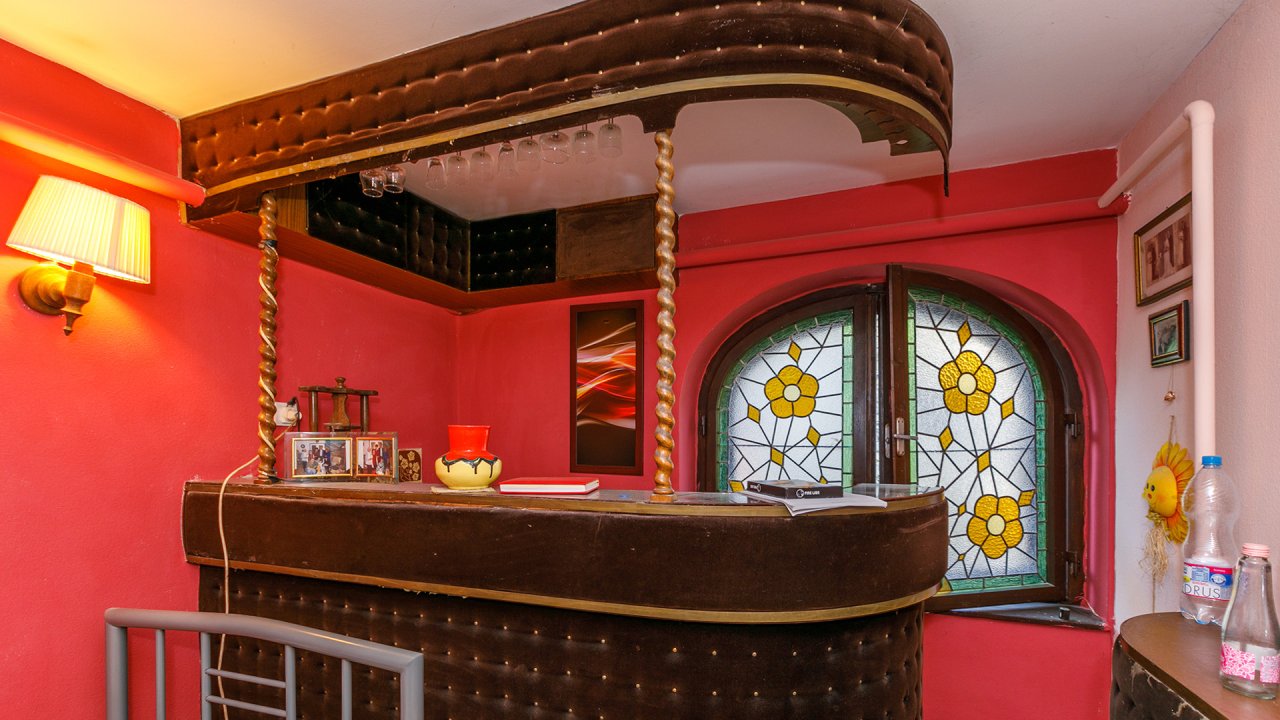 (ABB) Hotel-Pension am Balaton Nordufer in guter zentraler Lage (66155) — Bar im Erdgeschoss