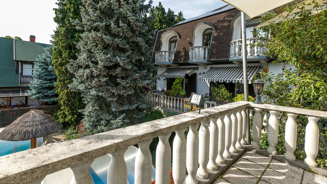 (ABB) Hotel-Pension am Balaton Nordufer in guter zentraler Lage (66155)
