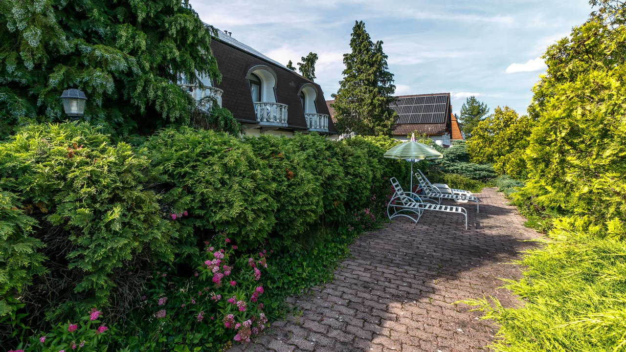 (ABB) Hotel-Pension am Balaton Nordufer in guter zentraler Lage (66155)