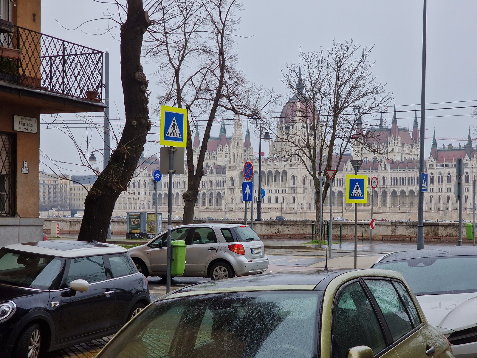 (AABB) Eigentumswohnung im 1.Distrikt von Budapest gegenüber dem Parlament