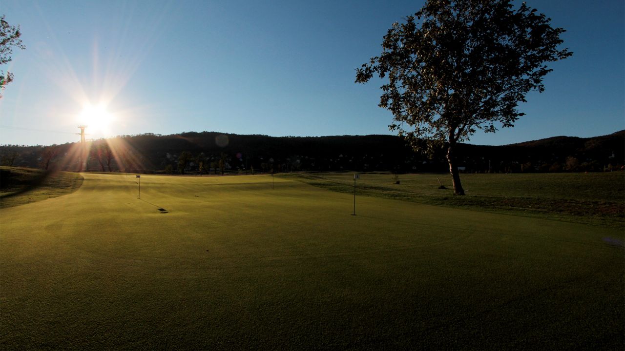 Einzigartige Investitionsmöglichkeit am Balaton: Golfplatz & Segelhafen