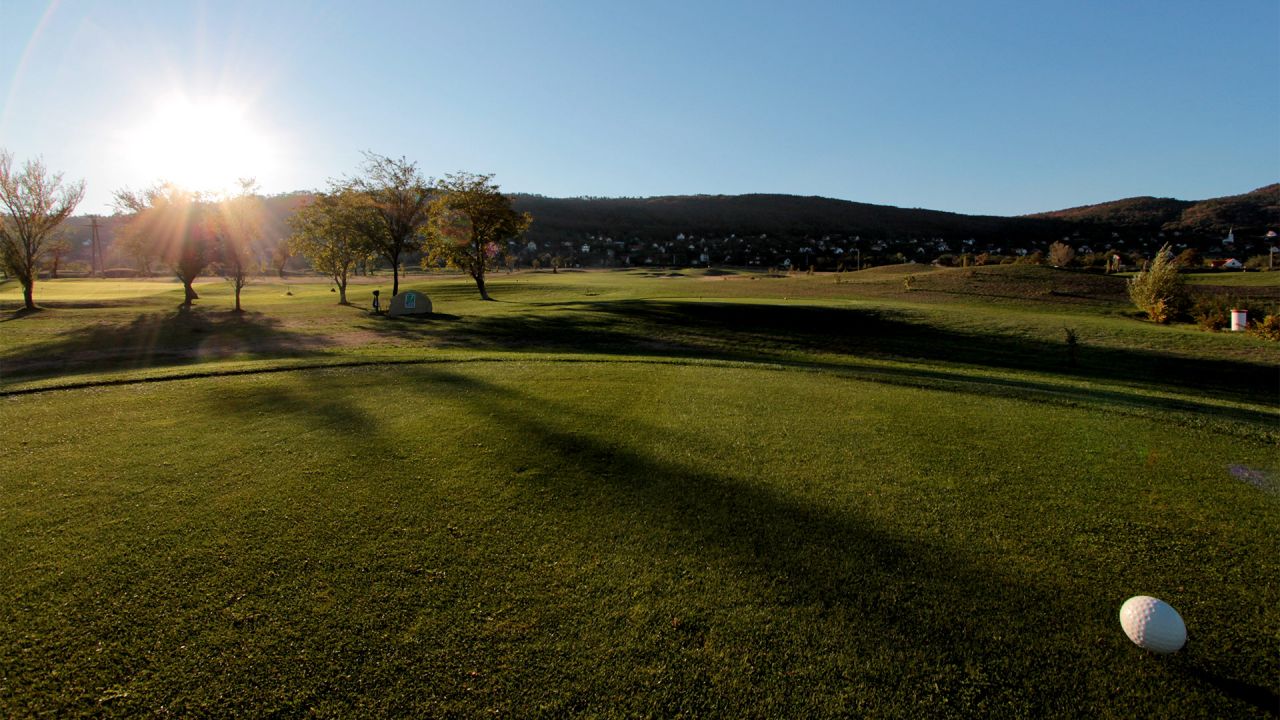 Einzigartige Investitionsmöglichkeit am Balaton: Golfplatz & Segelhafen (44024)