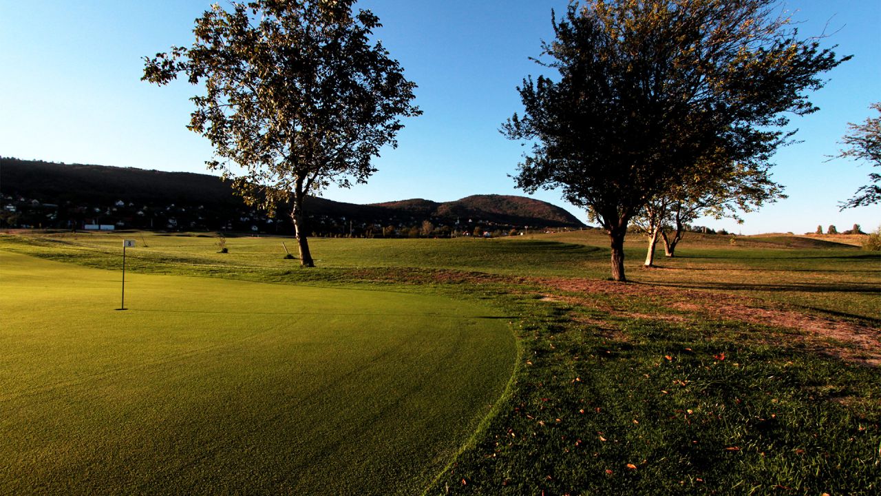 Einzigartige Investitionsmöglichkeit am Balaton: Golfplatz &amp; Segelhafen (44024)