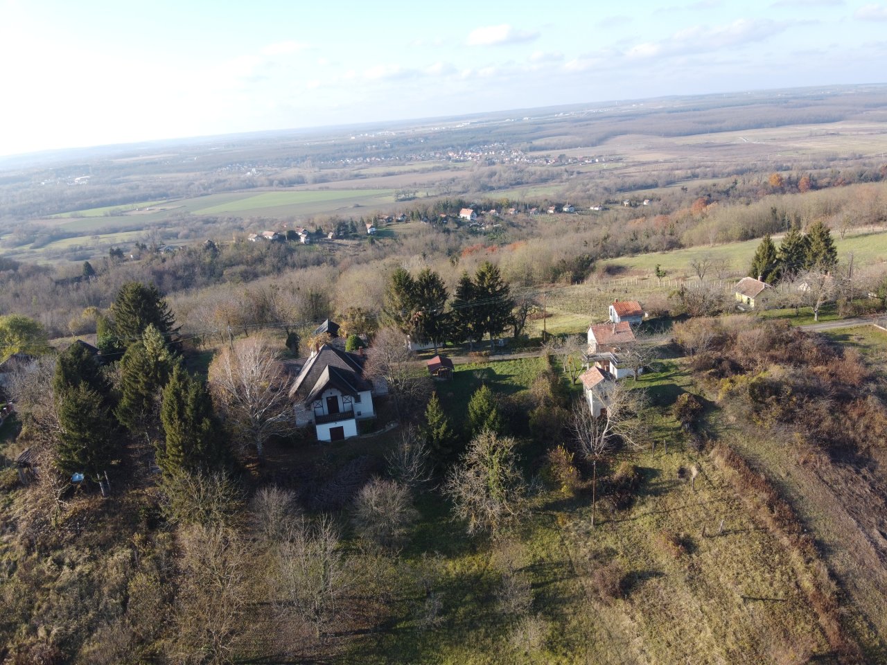 (ABA) Großes Landhaus oberhalb von Zalaegerzeg mit viel Potential (CM053-B) — DJI