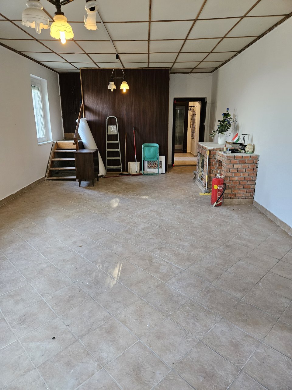 (ABA) Großes Landhaus oberhalb von Zalaegerzeg mit viel Potential (CM053-B) — Living room