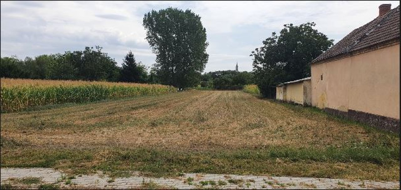 (A-A) Baugrundstück am Ortsrand in ruhiger Wohnlage (CM130)