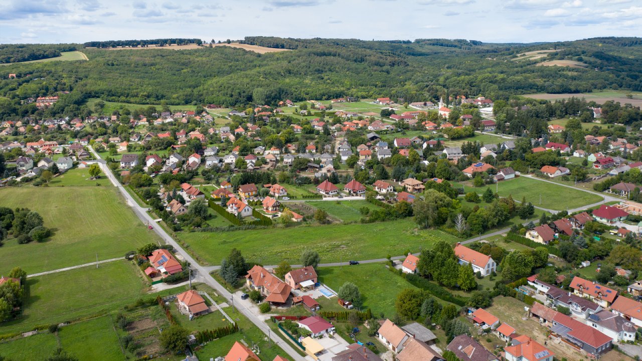 6 Baugrundstücke im Thermalkurort Kehidakustány / Ungarn (77244)
