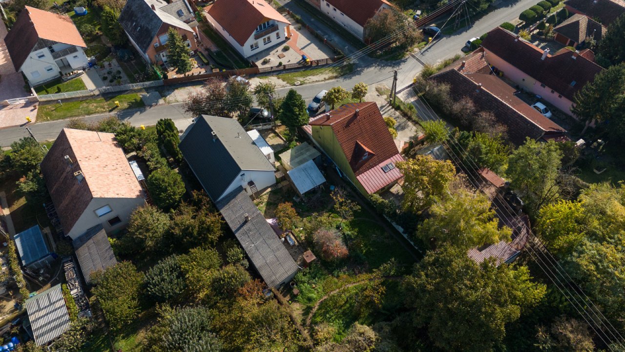 Familienhaus mit 3 Schlafzimmern und einer Gartenoase in Ungarn (33760) — exclusive-hd