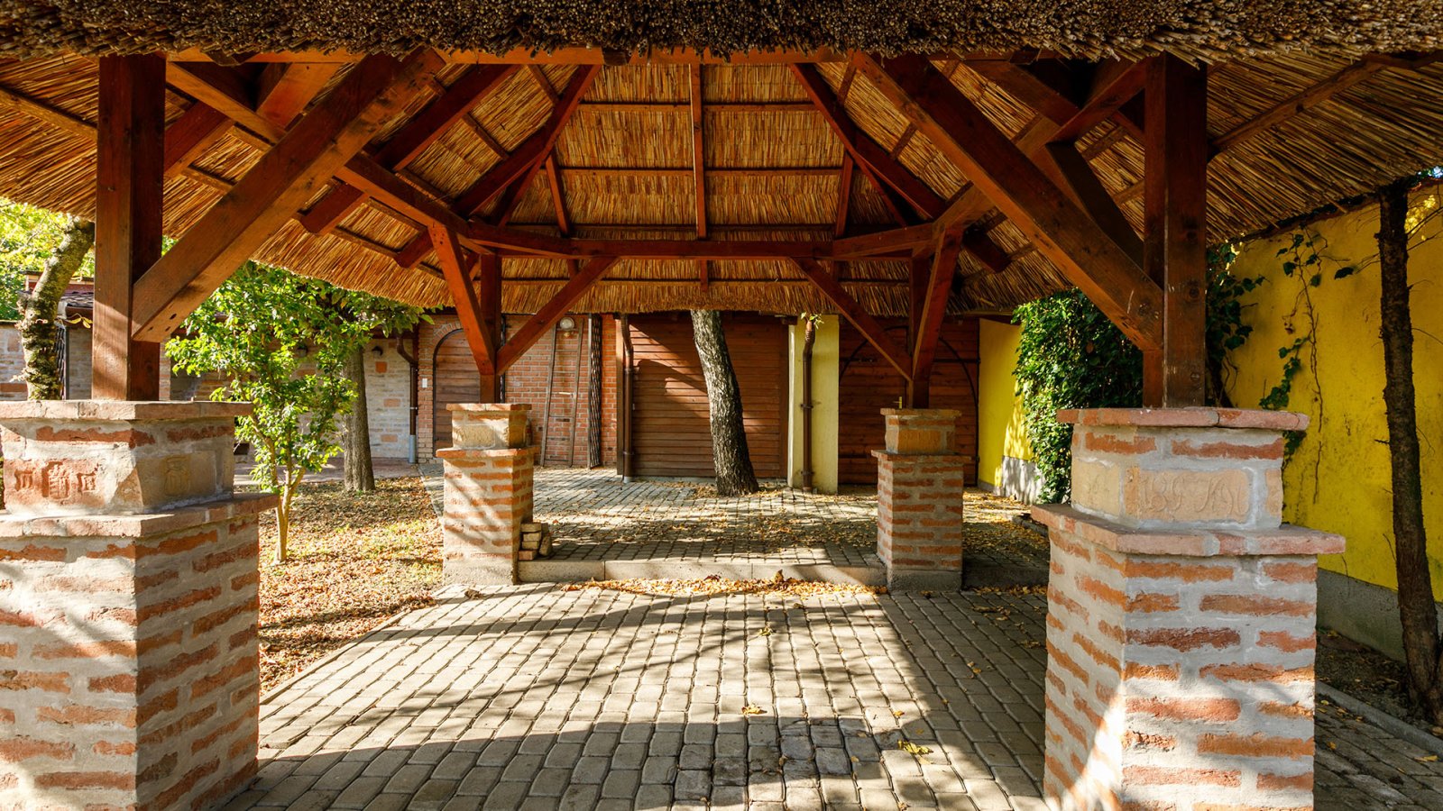 Familienhaus mit 3 Schlafzimmern und einer Gartenoase in Ungarn (33760) — exclusive-hd