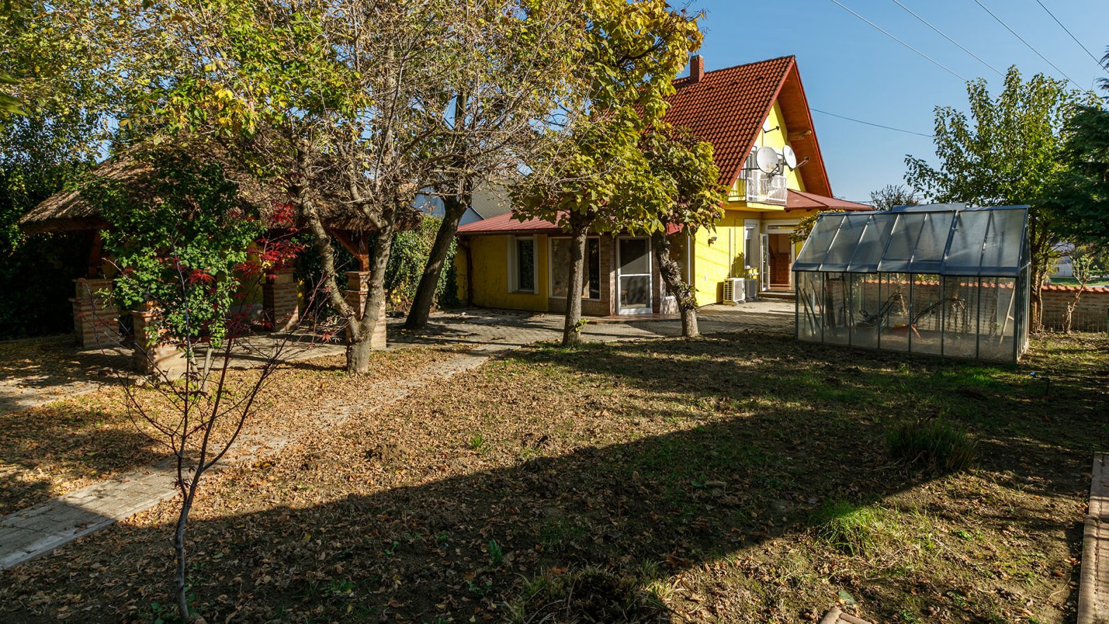 Familienhaus mit 3 Schlafzimmern und einer Gartenoase in Ungarn (33760) — exclusive-hd