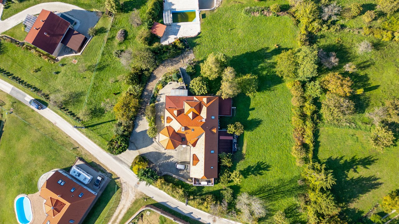 Außergewöhnliches Familienhaus am Plattensee (AAA) (33765)