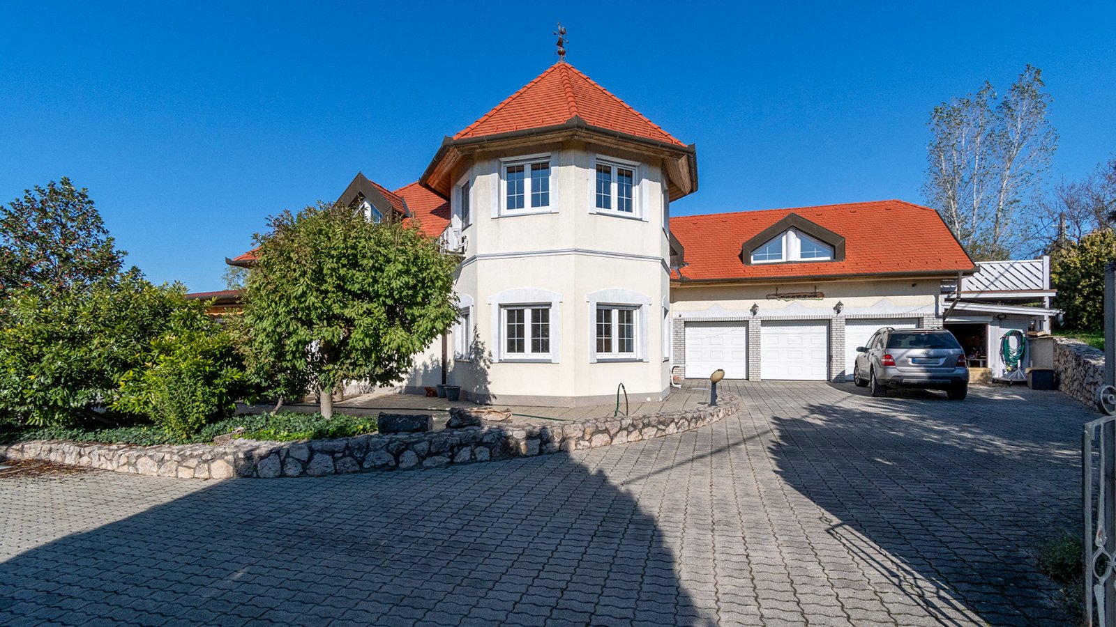 Außergewöhnliches Familienhaus am Plattensee (AAA)