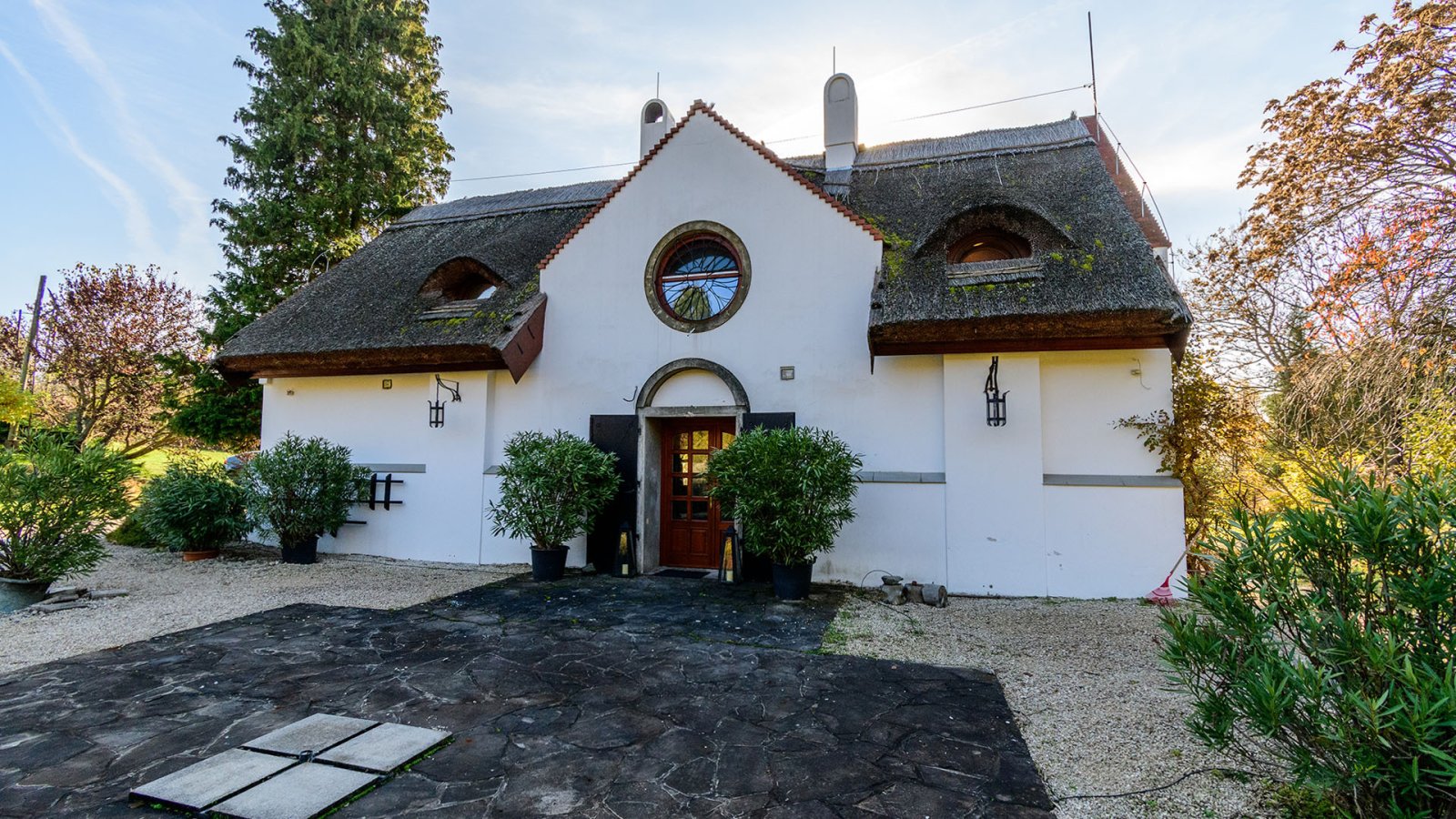 Außergewöhnliches, diskretes Anwesen im traditionellen Stil mit Panormablick und großem Grundstück am Nordufer des Balaton (AAA-33768)