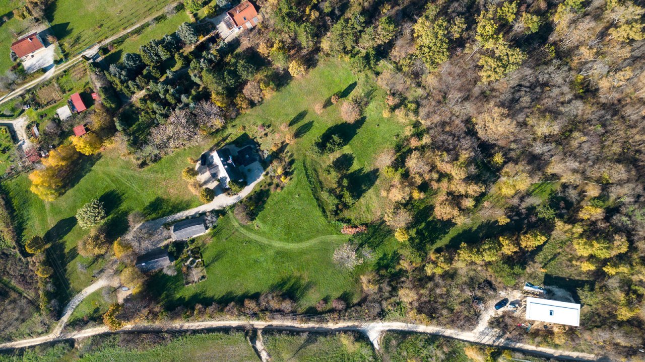 Außergewöhnliches, diskretes Anwesen im traditionellen Stil mit Panormablick und großem Grundstück am Nordufer des Balaton (AAA-33768) (33768)