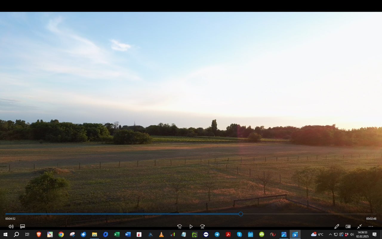 Hof mit 3 Wohnhäusern und Nebengebäuden sowie 8,3 ha Land (ANZ414) — Areas