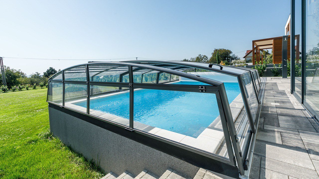 Außergewöhnliche Neubau-Villa mit Seeblick am Nordufer des Balaton (33434)