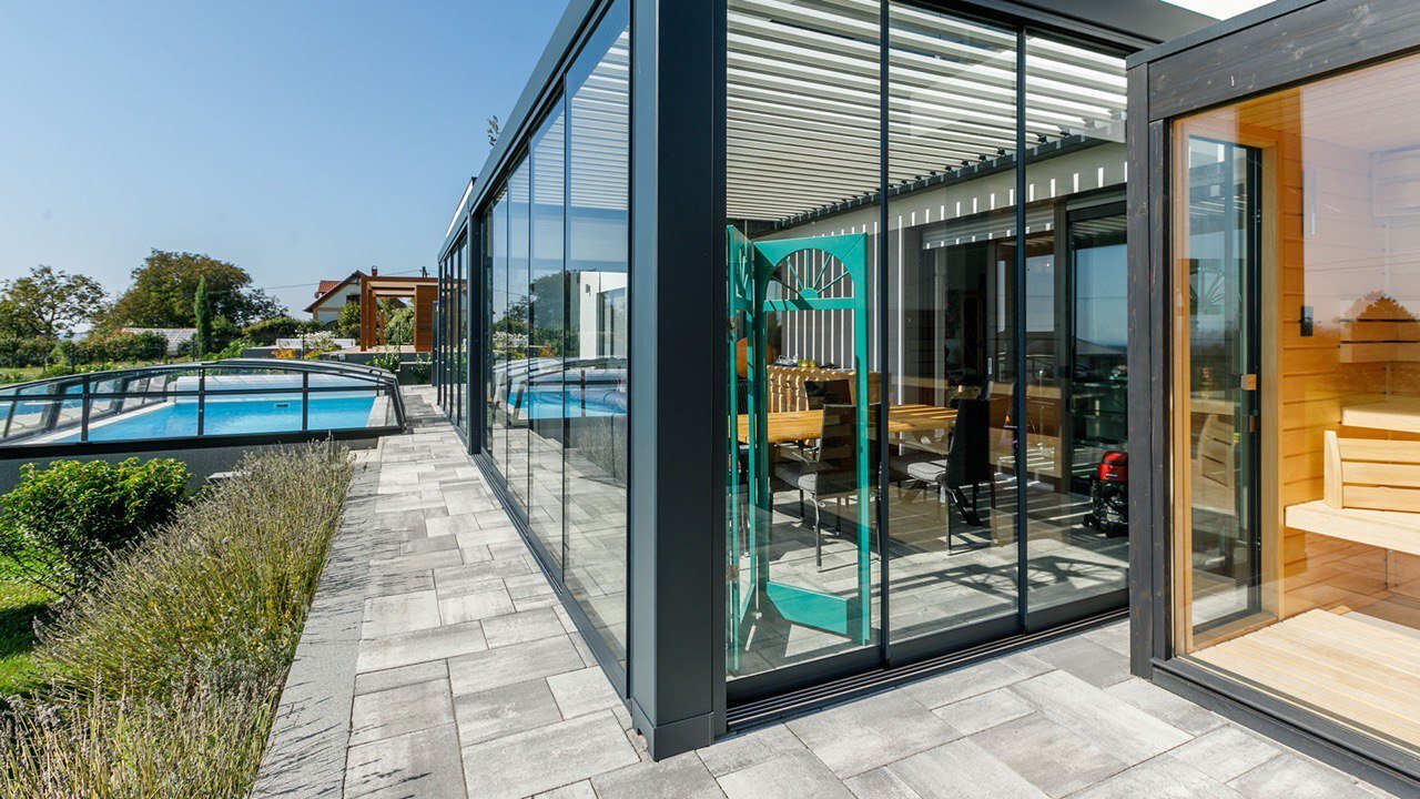 Außergewöhnliche Neubau-Villa mit Seeblick am Nordufer des Balaton