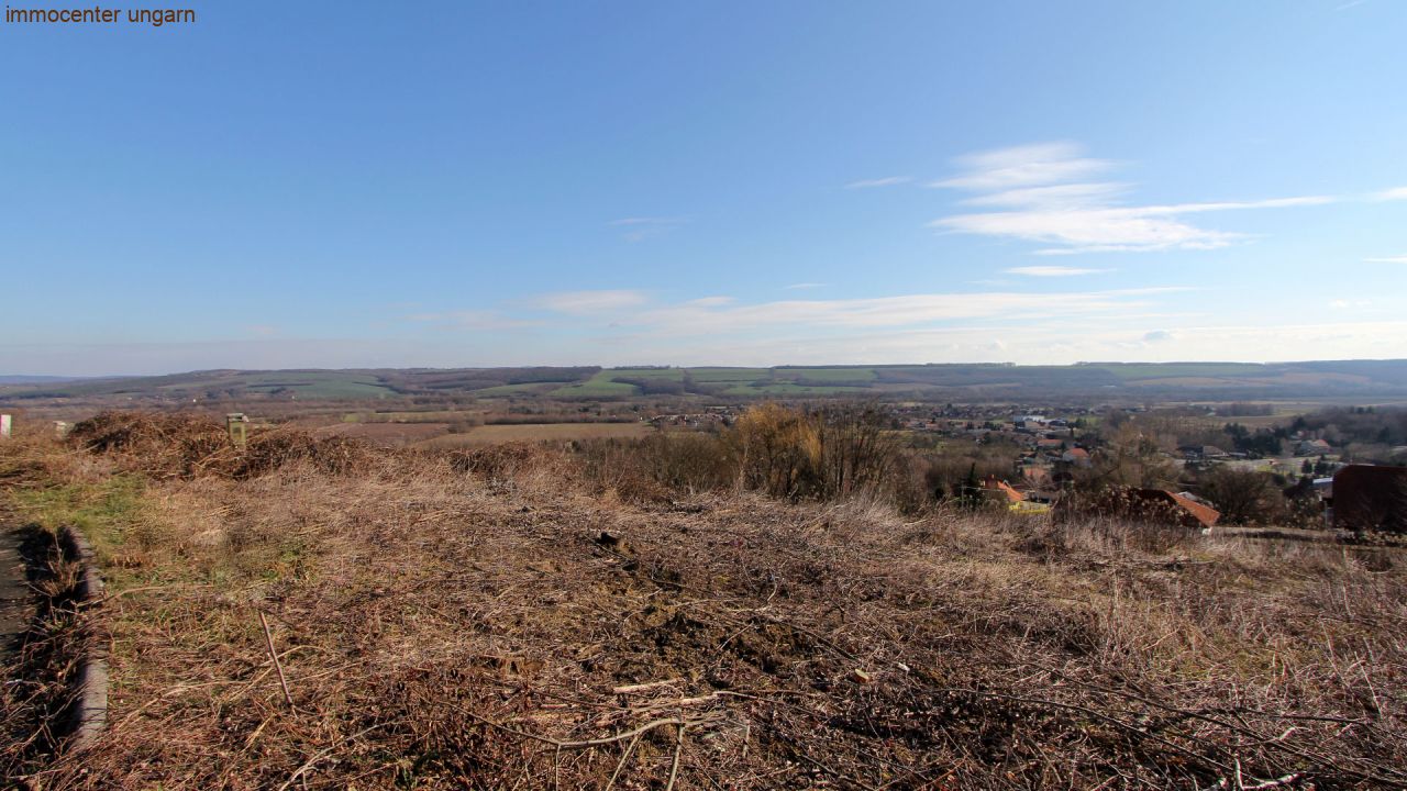 Bau-Grundstück bei Zalacsány mit Fernblick, schneller Baubeginn realisierbar (77392-3)