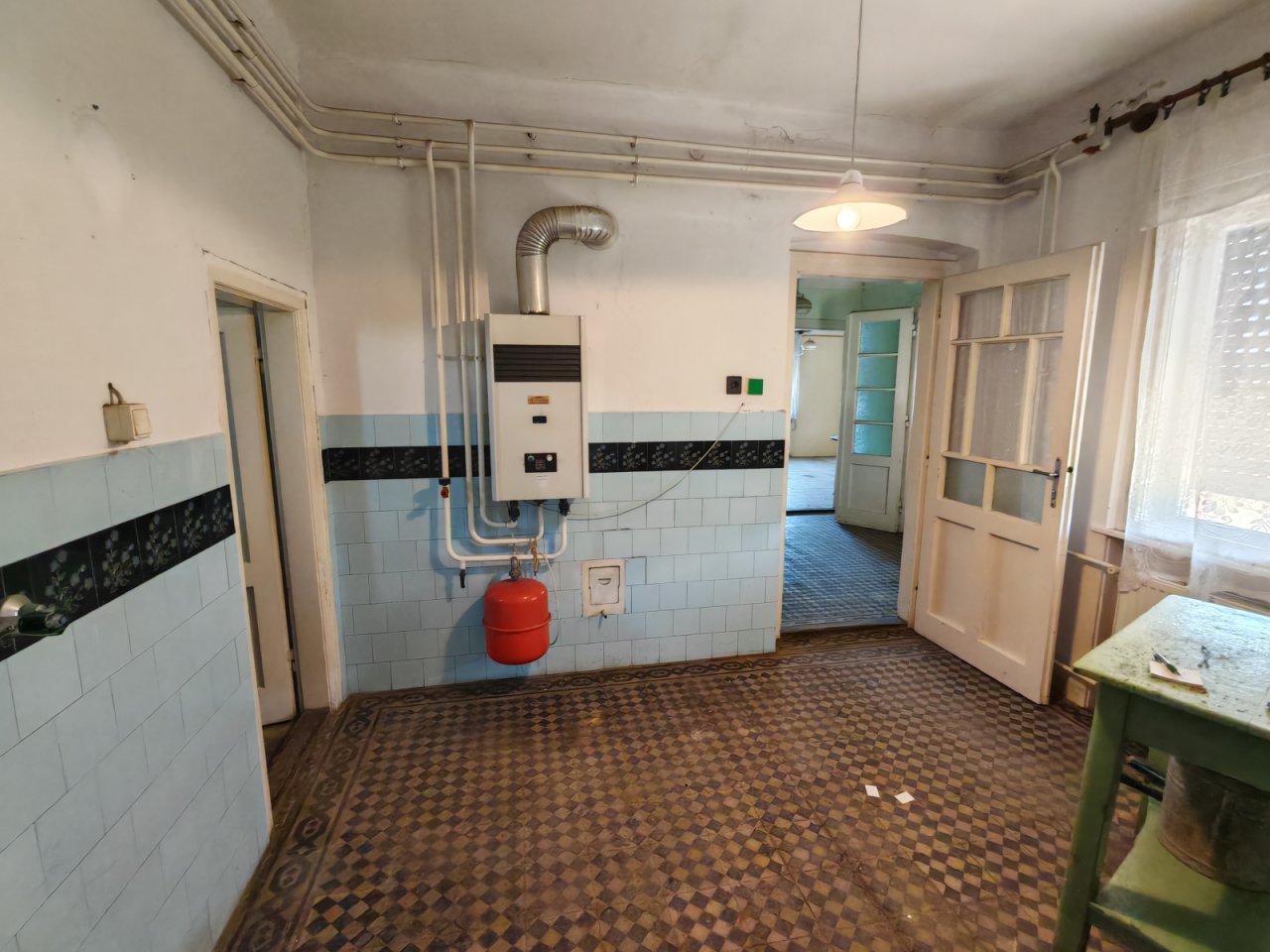 Großes Wohnhaus in netter Lage bietet ein enormes Potential (BCA) (CM197)